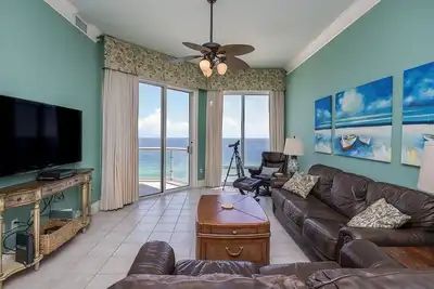 Image de Beach Front w/Spectacular Views, beach chairs included!