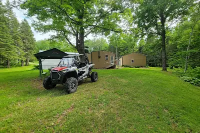 Image de Secluded camp off the snowmobile trail