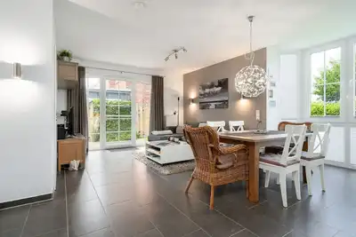 Image de Gode Stuuv - Our \"good room\" (75sqm) for 4 persons centrally located in Greetsiel
