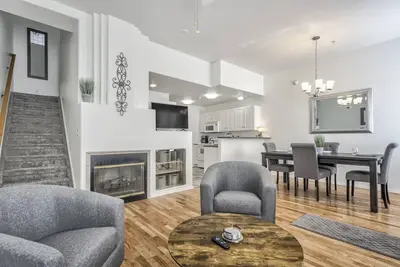Image de Midterm Rental in Beautiful Sw, Wifi, Garage, Sport Court, Trail, Broadmoor World Arena