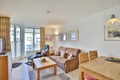 Image de High Worth, H111