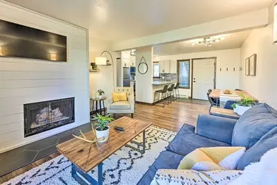 Image de Chic 'Hygge Hideaway' - 1 Mile to Ski Slopes!
