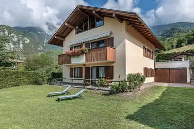 Image de Appartement \"Dorsino\" avec vue sur les montagnes, balcon et Wi-Fi