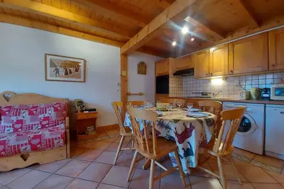 Image de Chaleureux appartement avec balcon, proche du centre et du ski bus