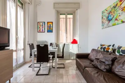 Image de Cozy one-bedroom apartment 1. 5km from Iulm University!