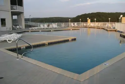 Image de 6109 Towers, Beautiful Condo! Quiet! Elevators, indoor/outdoor pools. Free Wifi
