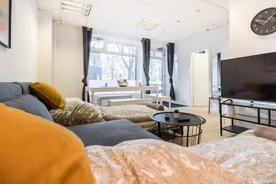 Image de Spacious Two Br Close To Stadtpark and Street Parking