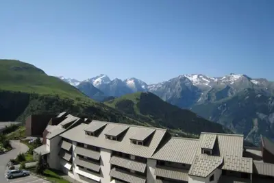 Image de 80m des commerces, 3ème étage, télévision, casier à ski, 24m², Alpe d'Huez