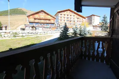 Image de 10m du centre station, 2ème étage, balcon, télévision, casier à ski, 28m², Alpe d'Huez