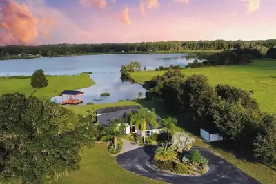 Image de Rural Lake Pool Oasis near Tampa Premium Outlets