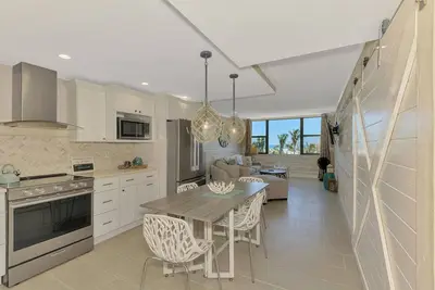 Image de Harbor Towers Gulf Facing 1/1 Fully Upgraded Condo!