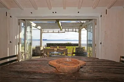 Image de 'The Lake House', Spacious Family Waterfront