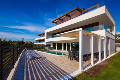 Villa Tiara with Pool
