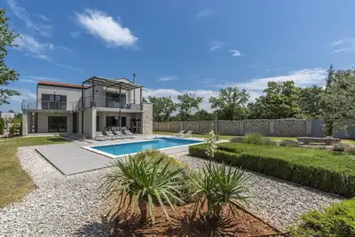 Holiday Home Green Way with Pool