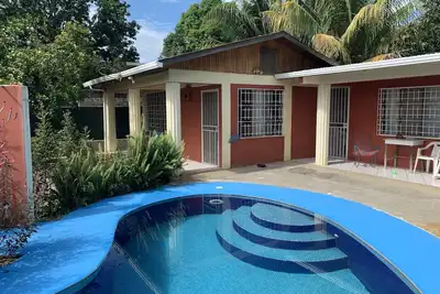 Image de Walk to beach and many shops in Playas del Coco, Costa Rica