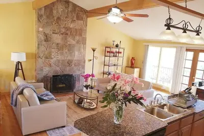 Image de Sunny Paradiso, perfect location Seattle& Bellevue