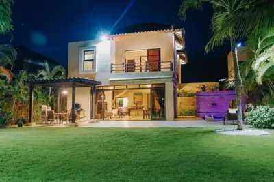 Image de Luxury Villa w\/ Huge backyard & Private pool