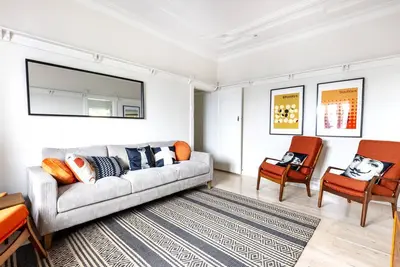 Image de Stylish Bondi Beach pad moments from sand & surf