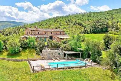Image de Villa Verbena: A characteristic and welcoming two-story villa surrounded by meadows and by green hills, with Free Wi-Fi.