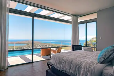 Image de Spacious Villa, Pool, Gorgeous Views, Wifi, Great for Groups & Families, close to Seven Seas Beach