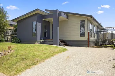 Image de Thruxton, Family holiday home, walk to beach, billiard table, Wifi