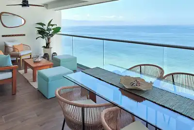 Image de Beachfront Luxury Condo, Great Location!