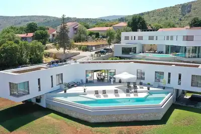 Image de Luxury Villa Gealana with private pool, tennis and golf court, gym, and sauna in Zmijavci, Imotski.