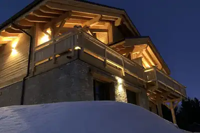 Image de Chalet neuf en plein centre | 200m des pistes