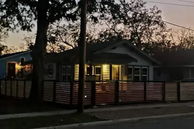 Image de Hidden and quite place mins away from downtown