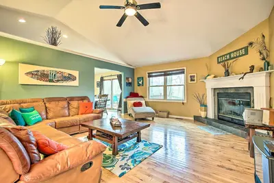 Lake Michigan Gem < Half Miles to Private Beach!
