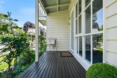 Image de One Bedroom, Two-Storey Apartment