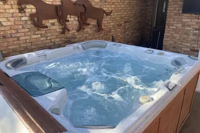 Image de Hot Tub! ! Cozy 3 bedroom!