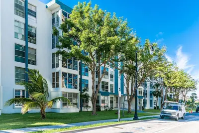 Image de Modern Condo in Sunny Isles Beach 5 Min Walk to Beach
