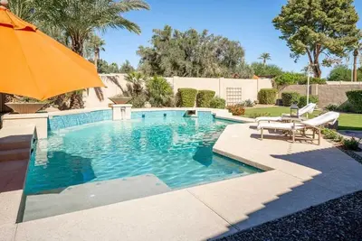 Bella Sonora: Chic Camelback Corridor Home w/Pool
