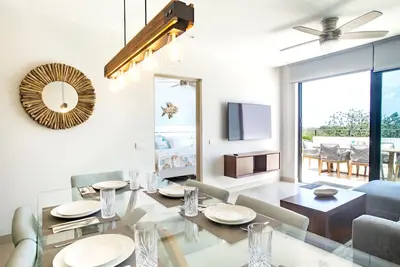 Image de Penthouse, 4 bed/3 bath in master planned community Corasol. Sleeps up to 10!