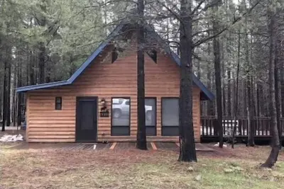 Image de Moose Tracks Inn - Cozy Mountain Cabin only 40 minutes from Yellowstone Park