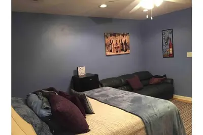 Image de The Oaks Spacious Vacation Retreat: lovely, comfortable, park-setting 5 mi to Dc