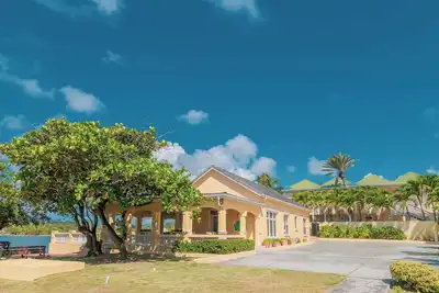 Image de Wake up in paradise at this amazing villa for couples and families