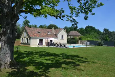 Image de La Tuillère, Charmante maison avec sa piscine privée.