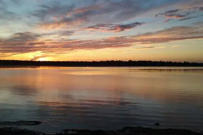 Image de Quaint Family \"Up North\" Cottage on Tawas Lake - catch fish, relax, sunsets!