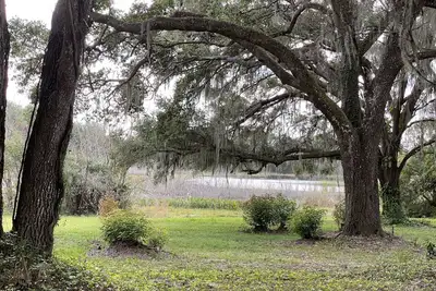 Image de Paradise @ Lady Lake Minutes from the Villages, Ocala Forest, & Florida Springs.