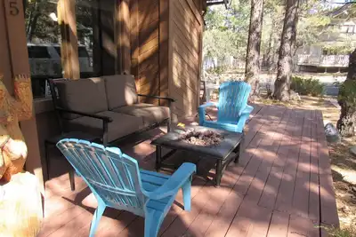 Image de Big Bear Cabin close to ski resorts with indoor spa and sauna