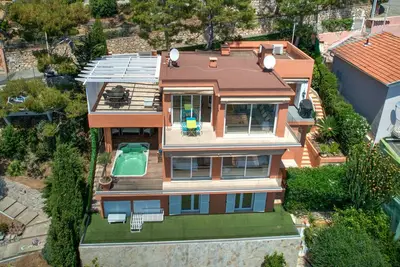 Image de Villa L'Ourmège \/ Vue mer exceptionnelle et plage 8mn à pied