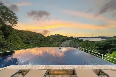Image de Hillside Home - Sweeping Views - Two Level Pool - Carport - Gated Community