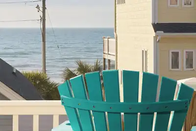Image de Got 99 Problems (But a Beach Ain’t One)