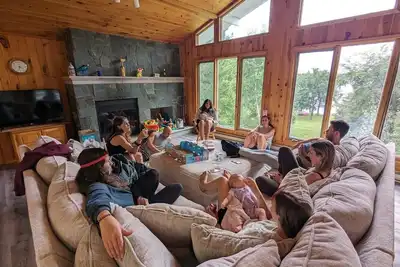 Image de Rare Beachfront Cabin in Clearwater Bay, only 25 min from Kenora. Pet friendly!