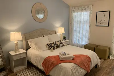 Image de Cozy & Comfy 3 bedroom residential home