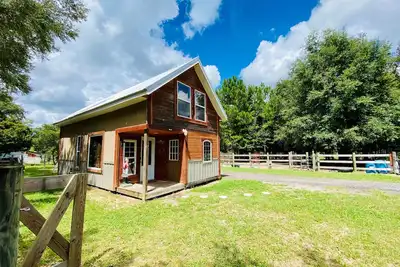 Image de Elet Cottage, Horse Encounter - Farm Stay, Loft Cabin, 35 Mins to Beach