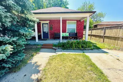 Image de Eclectic Bungalow in the Heart of the City