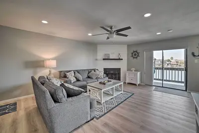 Image de Chic Waterfront Condo w/ Private Boat Dock!